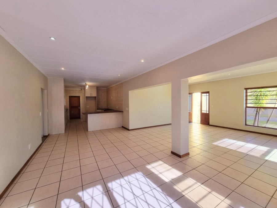 3 Bedroom Property for Sale in Sandbaai Western Cape